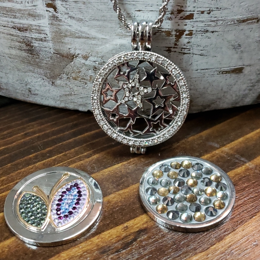 Interchangeable coin necklace